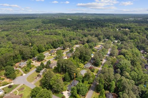 344 Brookshire Dr, Lilburn, GA 30047-2106