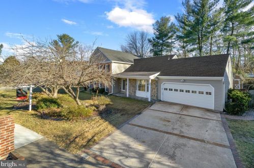 4005 Kloman St, Annandale, VA 22003-2228