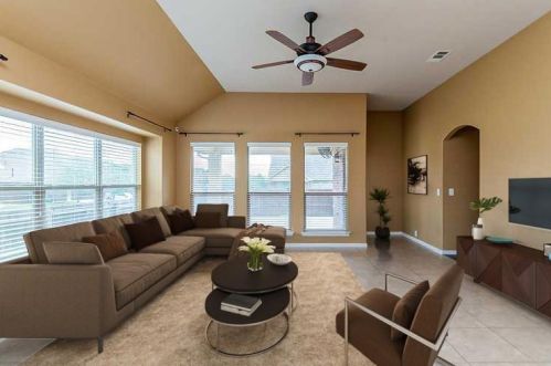 8160 Black Sumac Dr, Fort Worth, TX 76131-3580