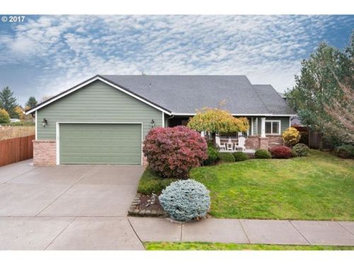 1558 Wright Pl, Wood Village OR  97060-1501 exterior