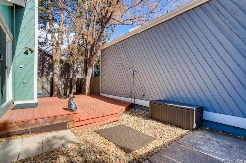 10233 Peakview Ave, Englewood CO 80111-6107 exterior