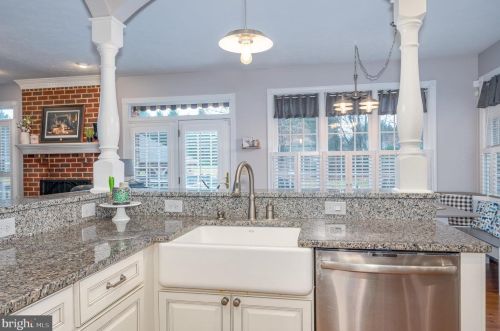 874 Pheasant Hill Rd, Summit Point WV  25446-3634 exterior