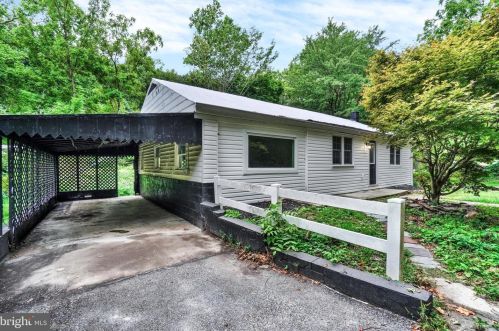 1560 Camp Betty Washington Rd, York, PA 17402-8840