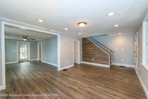 1545 Asbury Ave, Tinton Falls NJ 07712-6102 exterior