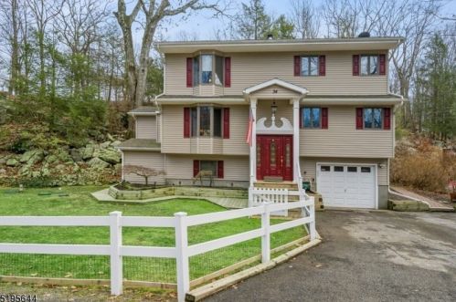 34 Appleseed Rd, Wantage, NJ 07461-4741