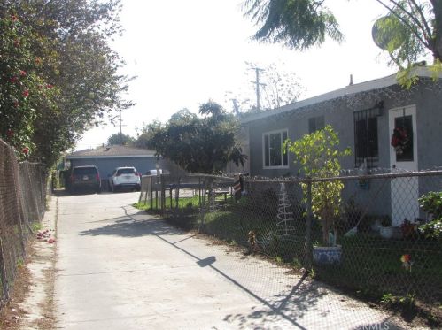 8042 Jaboneria Rd, Bell, CA 90201-5424