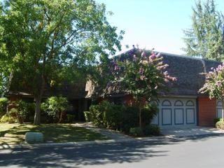 2971 Silverhill Ln, Fresno, CA 93711-1174