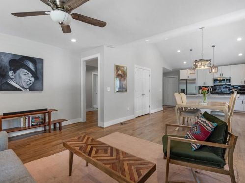 993 Burns Dr, Atlanta GA  30310-4631 exterior