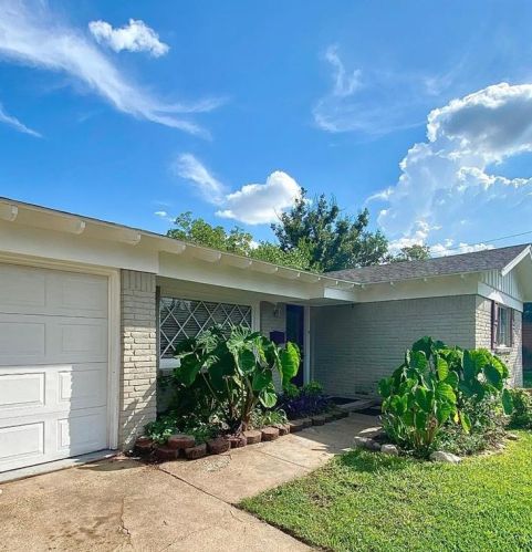 5813 Wheaton Dr, Fort Worth, TX 76133-2730