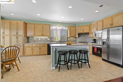 625 Bristol Ct, Discovery Bay, CA 94505-1824