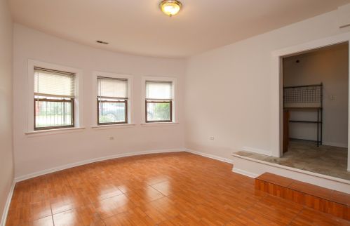 3124 Kimball Ave, Chicago, IL 60618-6822