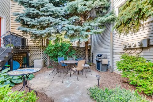 3028 Kenmore Ave, Chicago IL  60657-4316 exterior