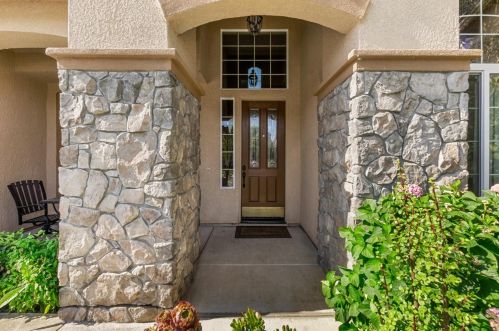 9690 Amber Fields Ct, Elk Grove, CA 95624-4801
