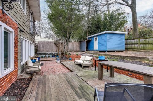 1511 Delmont Ln, Silver Spring MD 20912-7036 exterior