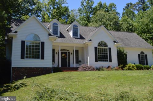 113 Lacy Ln, Bowling Green, VA 22427-9310