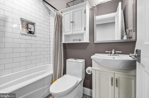 854 Front St, Philadelphia PA 19147-4341 exterior