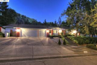 40466 Canyon Heights Dr, Fremont, CA 94539-3010