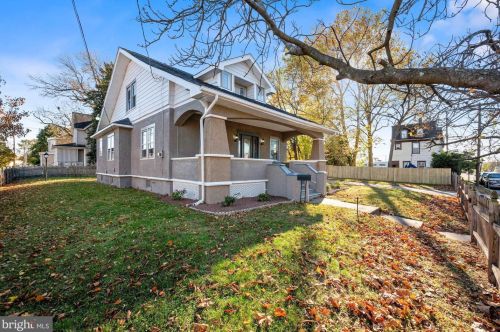 358 8th St, Gloucester, NJ 08030-2314