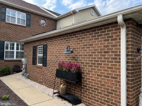 103 Sutherland Rd, Lancaster PA  17603-9020 exterior