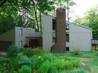 7942 Oakridge Dr, Concord Township OH  44060-7276 exterior