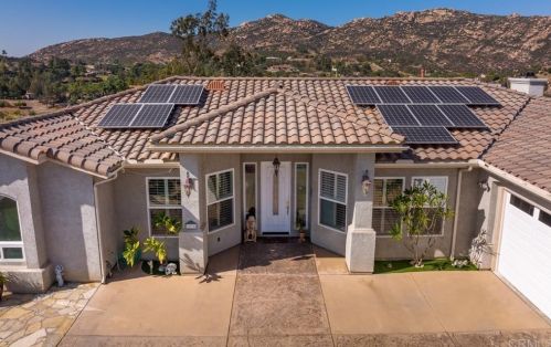 1030 Old Mountain View Rd, El Cajon, CA 92021-7833