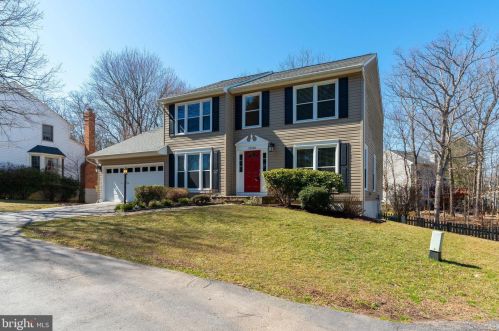 12530 Sulky Ct, Woodbridge, VA 22192-5040