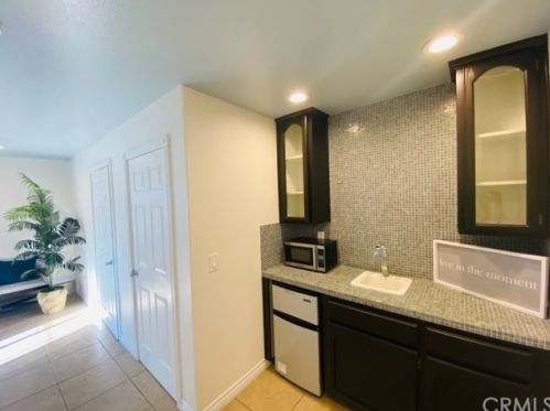 990 25 St, Upland CA 91784-1006 exterior