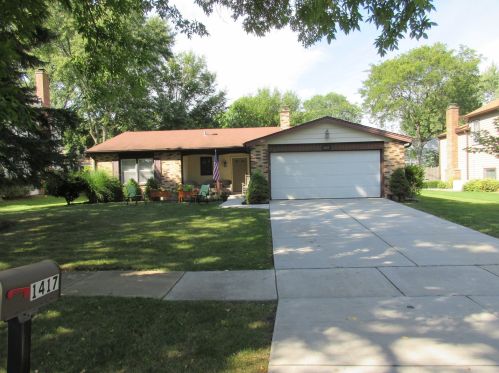 1417 Briarwood Dr, Naperville, IL 60540-5025