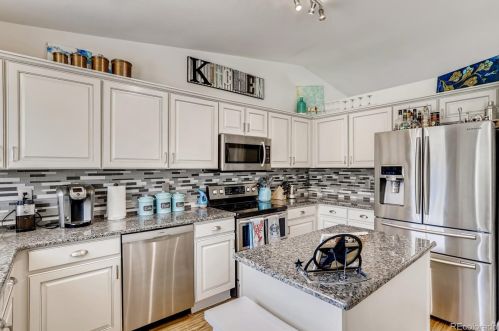 5522 Valdai Way, Aurora, CO 80015-6518