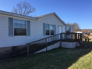 2794 Perkins Rd, Puryear, TN 38251-4127