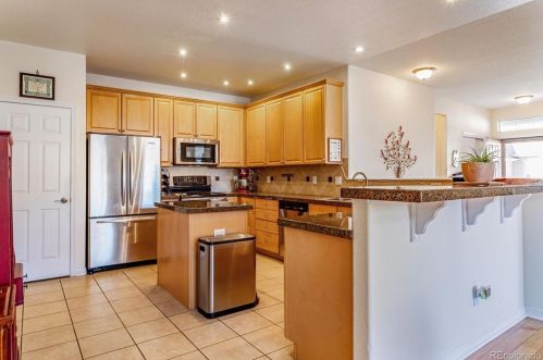 6654 Rome St, Aurora CO 80016-6023 exterior