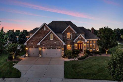 19802 Red Oak Dr, Mokena, IL 60448-1578