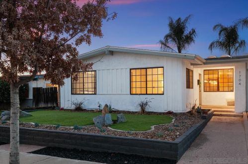 1704 Poinciana Dr, El Cajon, CA 92021-1145