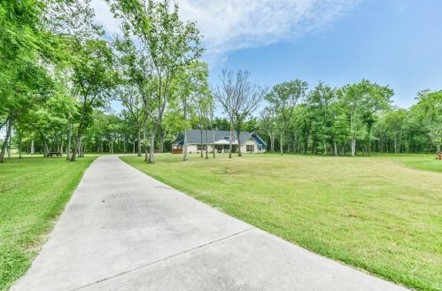 33611 Blue Crab Ct, Angleton TX  77515-7328 exterior