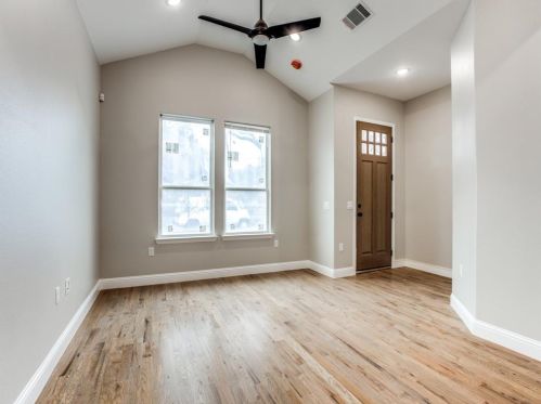 3330 Chicago St, Dallas, TX 75212-2725