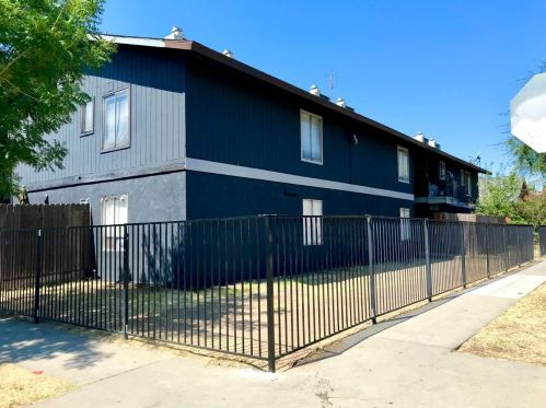 2832 Grant Ave, Fresno, CA 93701-2459