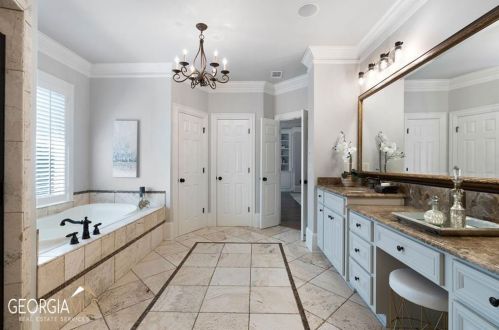555 Glenmanor Ct, Atlanta GA  30328-4270 exterior