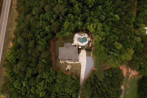 14 Country Ln, Carrollton, GA 30117-4807
