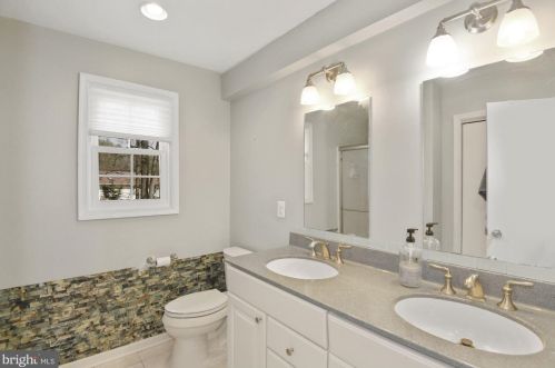 1800 Cullen Dr, Silver Spring MD 20905-4428 exterior