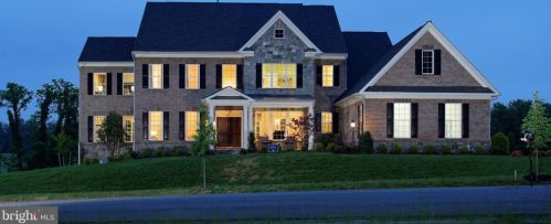 10234 Forest Lake Dr, Great Falls, VA 22066-3609