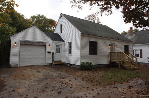 35 Webber Ave, Lewiston, ME 04240-6111