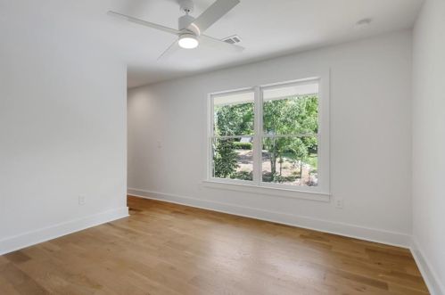 625 Bridgewater Dr, Atlanta GA  30328-2816 exterior