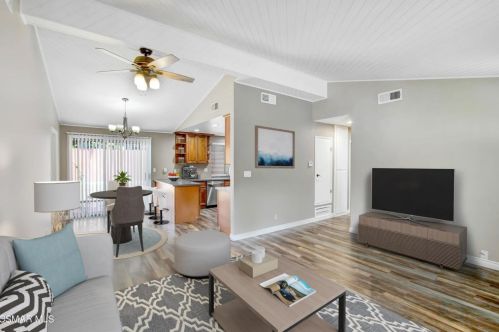 2627 Dusan St, Simi Valley, CA 93065-5019