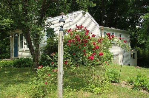 21 Bear Hill Rd, Woodbury, CT 06798-3307