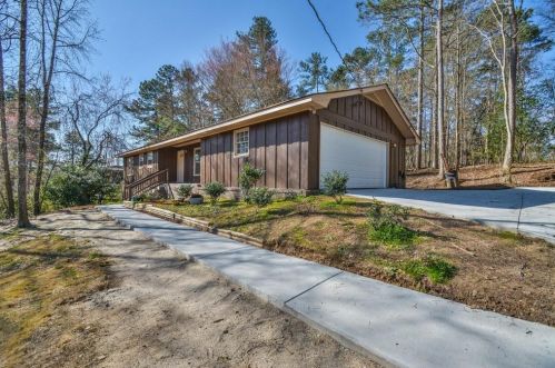 2831 Hickory Trl, Lithonia, GA 30078-3626