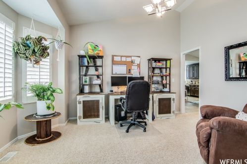 9178 Teton Est Dr, Taylorsville UT 84088-2311 exterior