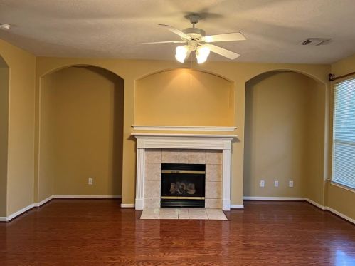 107 Burberry Cir, Conroe TX  77384-5065 exterior