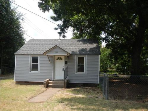 105 Madison St, Edmond, OK 73003-5327