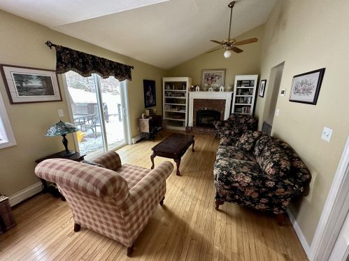 114 Irish Setter Ln, Laconia, NH 03249-6999
