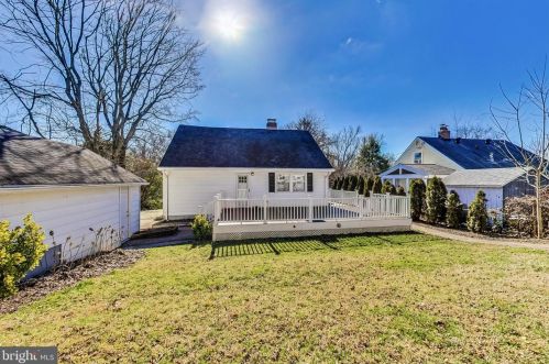 903 Robin Rd, Silver Spring MD  20901-1872 exterior